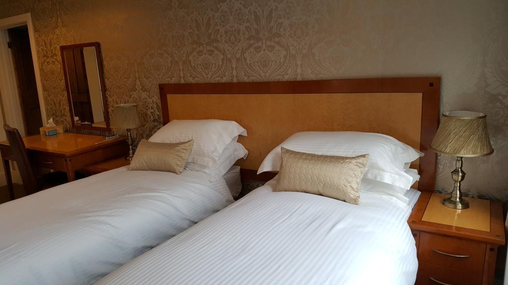 Sadlers Guest House ウォーキンガム エクステリア 写真