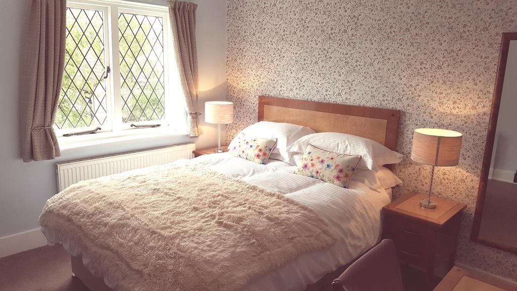 Sadlers Guest House ウォーキンガム エクステリア 写真